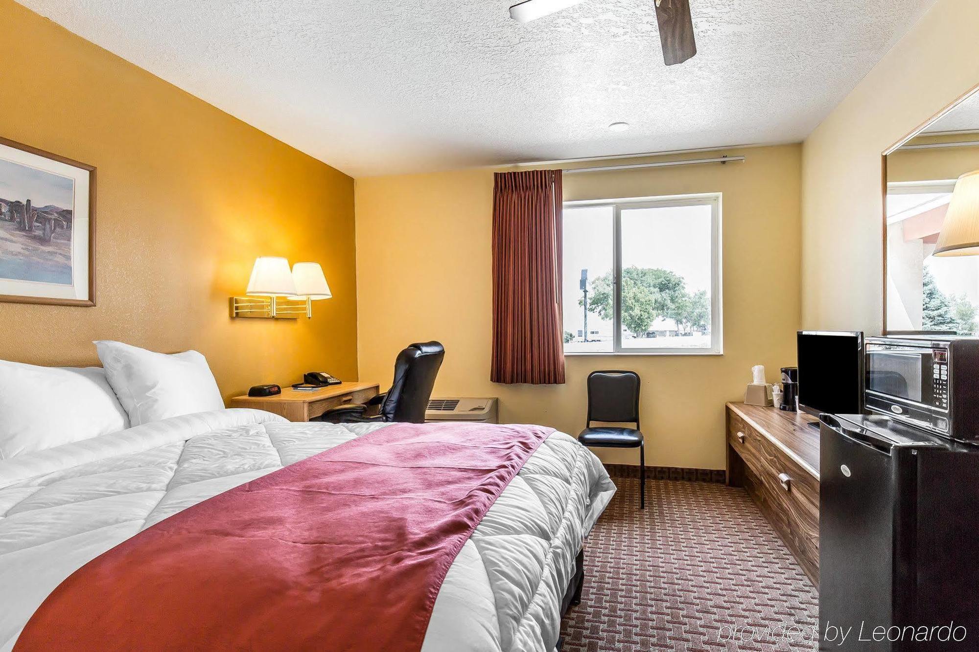 Rodeway Inn & Suites Монтічелло Екстер'єр фото