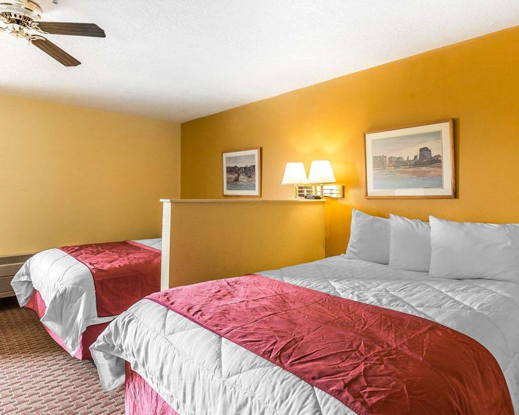 Rodeway Inn & Suites Монтічелло Номер фото
