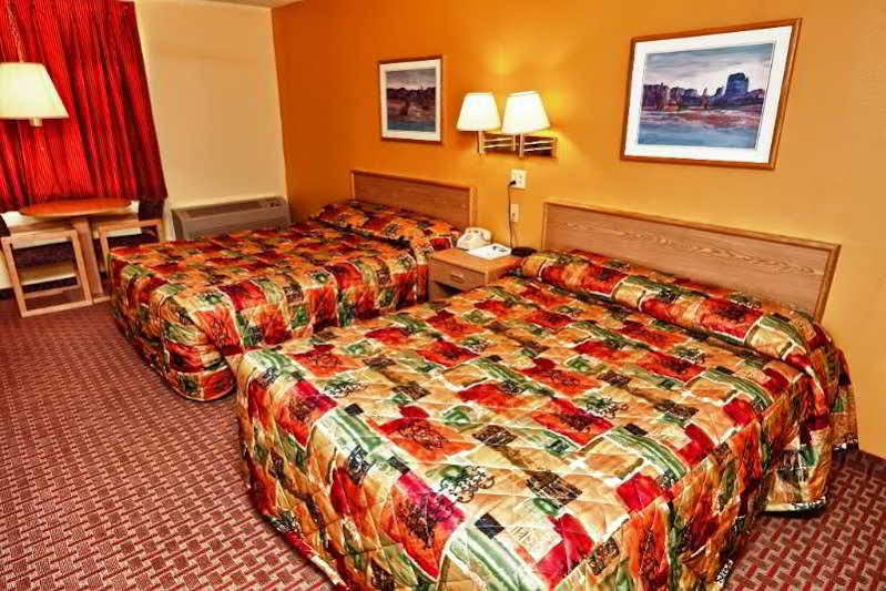 Rodeway Inn & Suites Монтічелло Екстер'єр фото