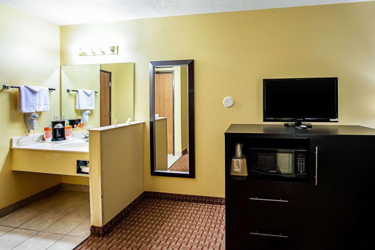Rodeway Inn & Suites Монтічелло Екстер'єр фото