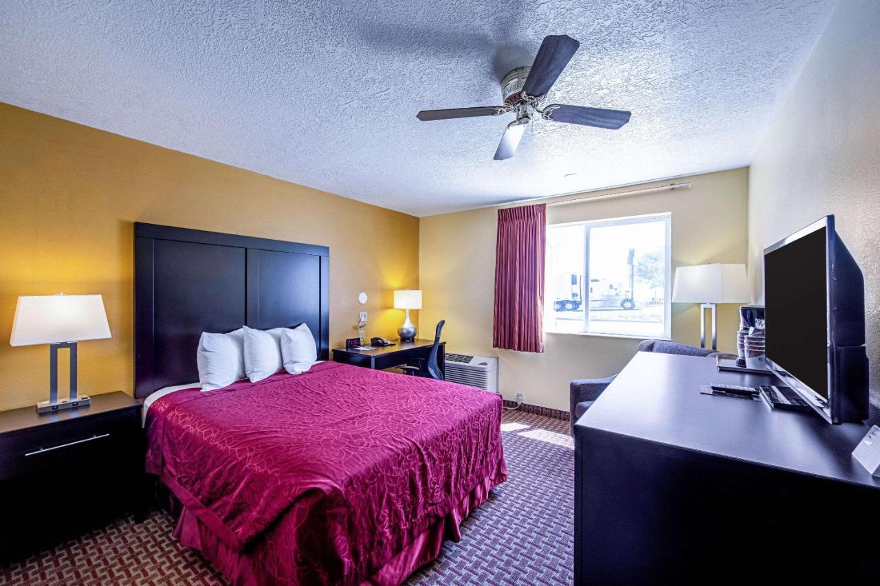 Rodeway Inn & Suites Монтічелло Екстер'єр фото