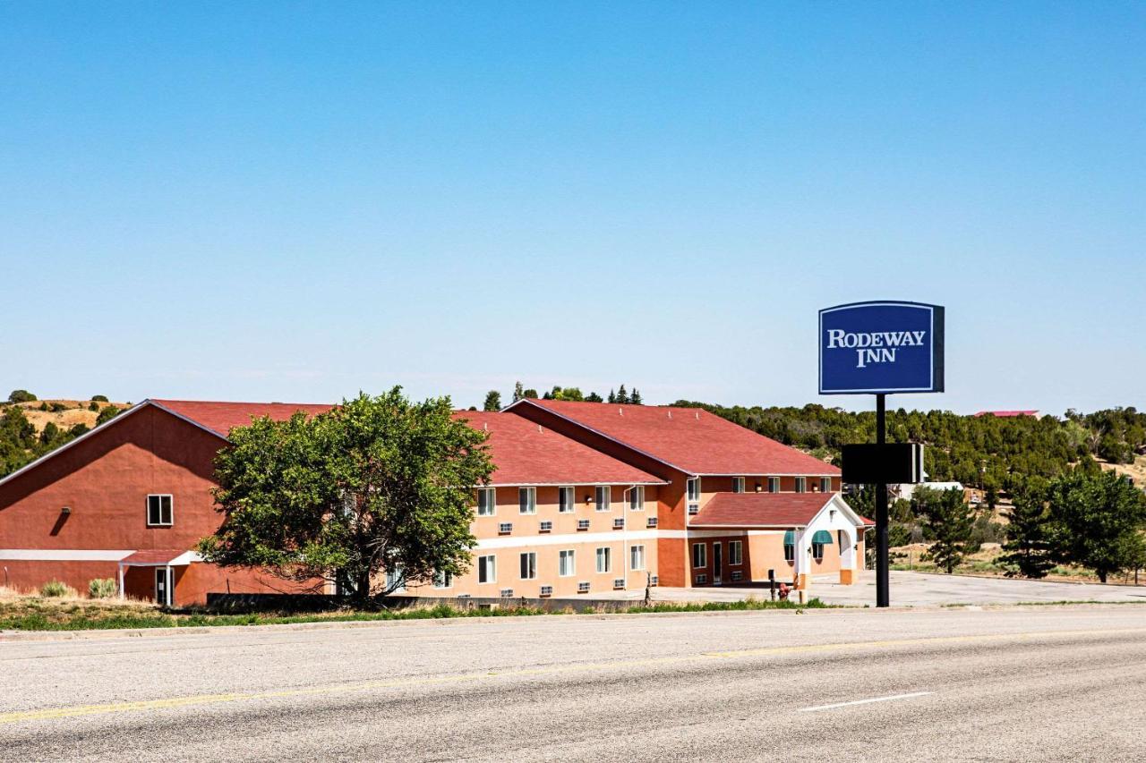 Rodeway Inn & Suites Монтічелло Екстер'єр фото
